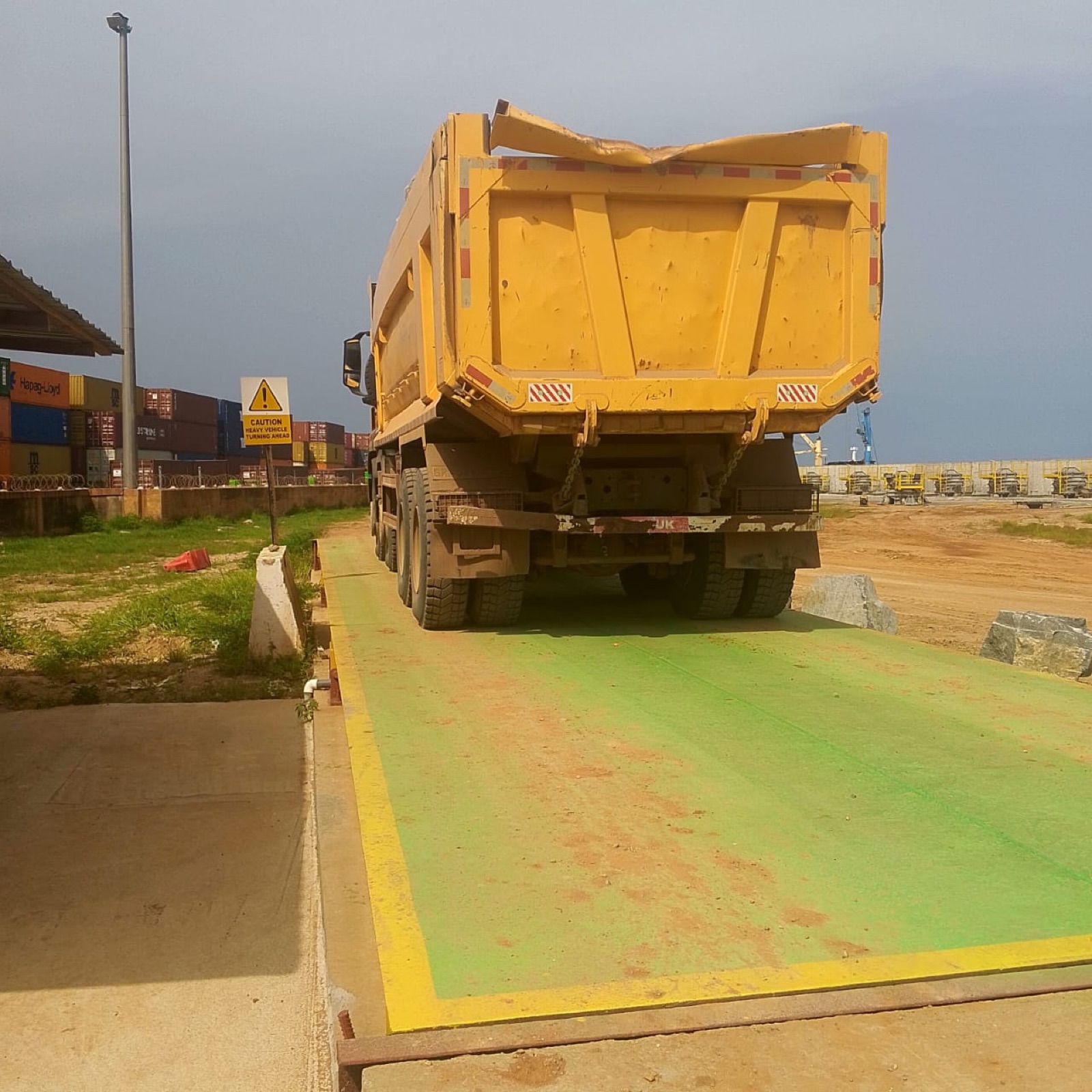 Truck on an EMESS weighbridge at a container port